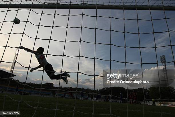 Carlos Salazar goalkeeper of Llaneros de Guanare in action during a match between Llaneros de Guanare and Caracas FC as part of the Clausura...