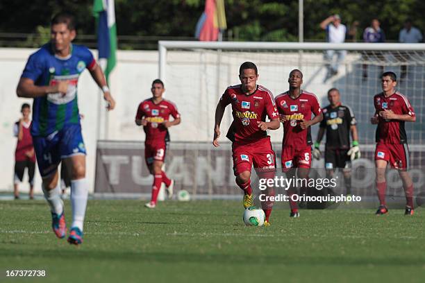 Luis Jimenez of Caracas FC controls the ball during a match between Llaneros de Guanare and Caracas FC as part of the Clausura Tournament 2013 at the...