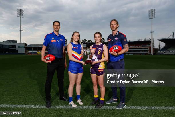 Eastern Ranges Coach 72 Ava Burns Stock Photos, High-Res Pictures, and Images - Getty Images