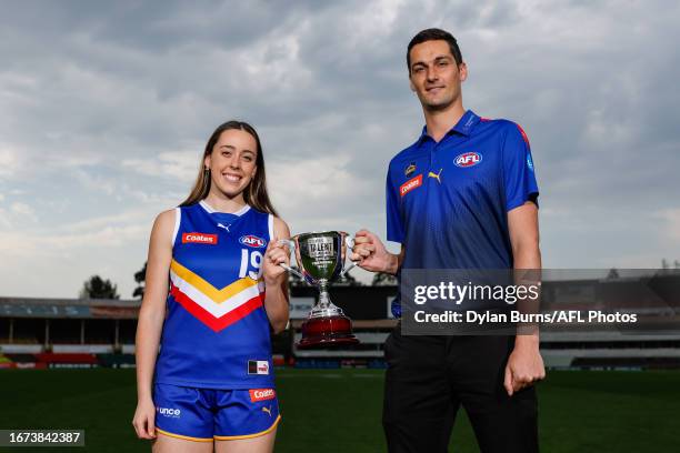 Eastern Ranges Coach 72 Ava Burns Stock Photos, High-Res Pictures, and Images - Getty Images