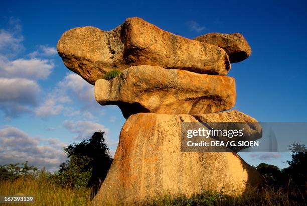 Zimbabwe Iconic Rocks 118 Epworth Zimbabwe Stock Photos, High-Res Pictures, and Images ...