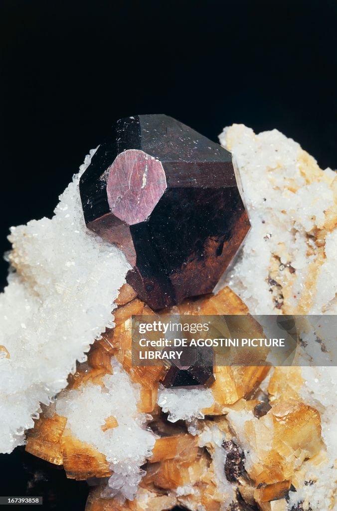 Galena, sulphide, on Quartz, oxide