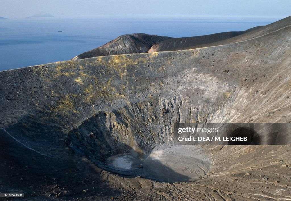 Gran Cratere (Great Crater) on island of Vulcano