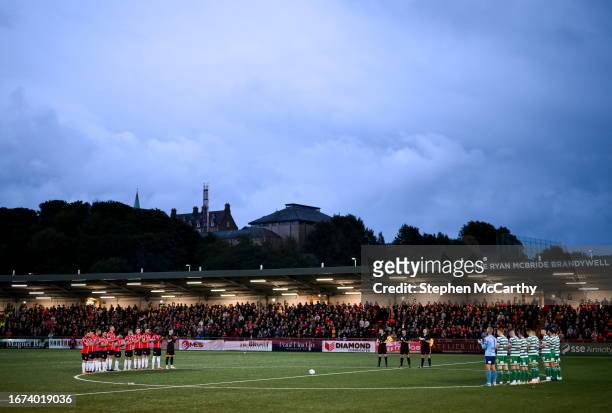 Derry , United Kingdom - 15 September 2023; Players, officials and supporters during a moment's applause before the SSE Airtricity Men's Premier...