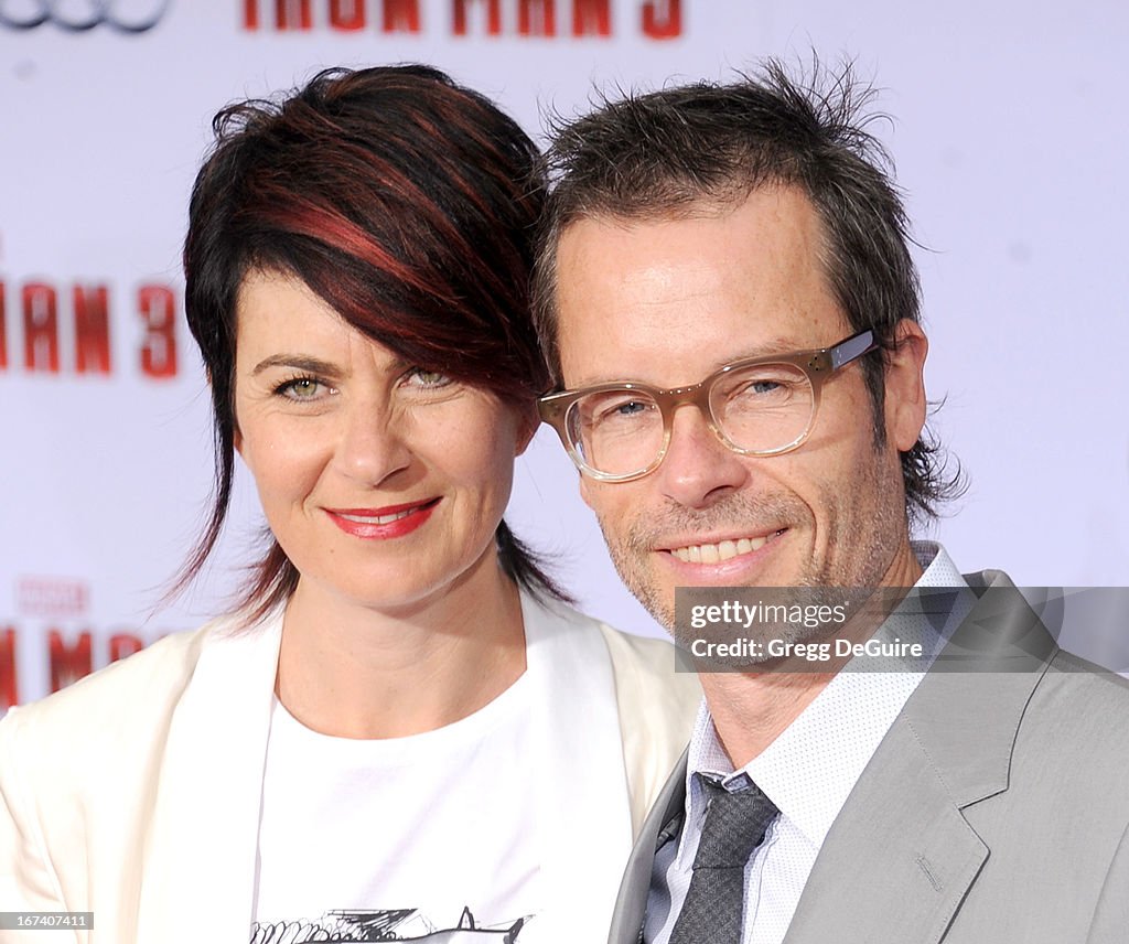 Actor Guy Pearce and wife Kate Mestitz arrive at the Los Angeles