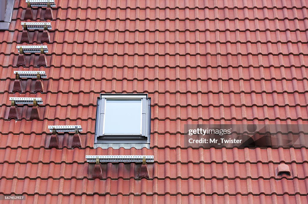 Rotes Dach und die Fenster