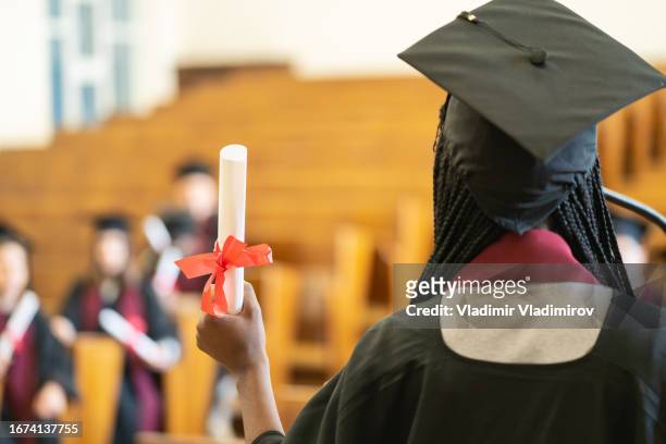 a speech during a graduation ceremony - study abroad stock pictures, royalty-free photos & images