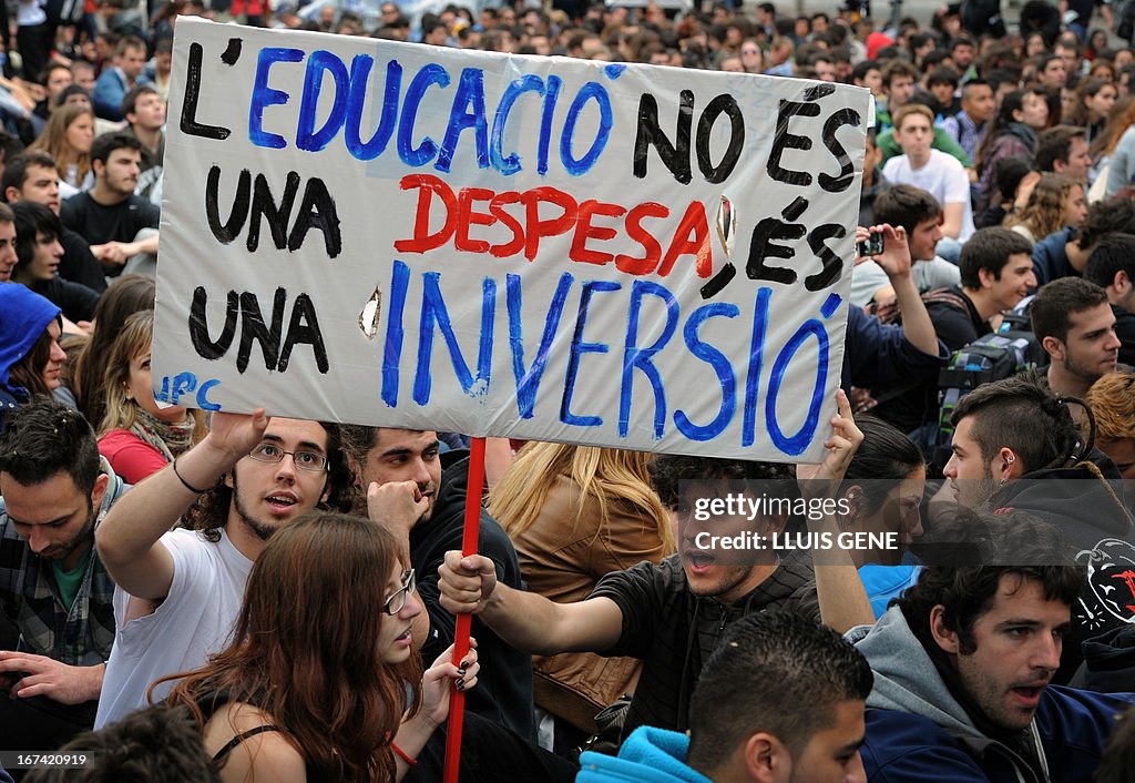 SPAIN-FINANCE-PUBLIC-DEBT-EDUCATION-STUDENTS-DEMO