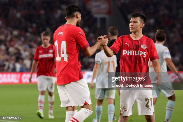 Ricardo Pepi of PSV Eindhoven, Hirving Lozano of PSV Eindhoven celebrates after scoring the 4:0 goal during the Dutch Eredivisie match between PSV...