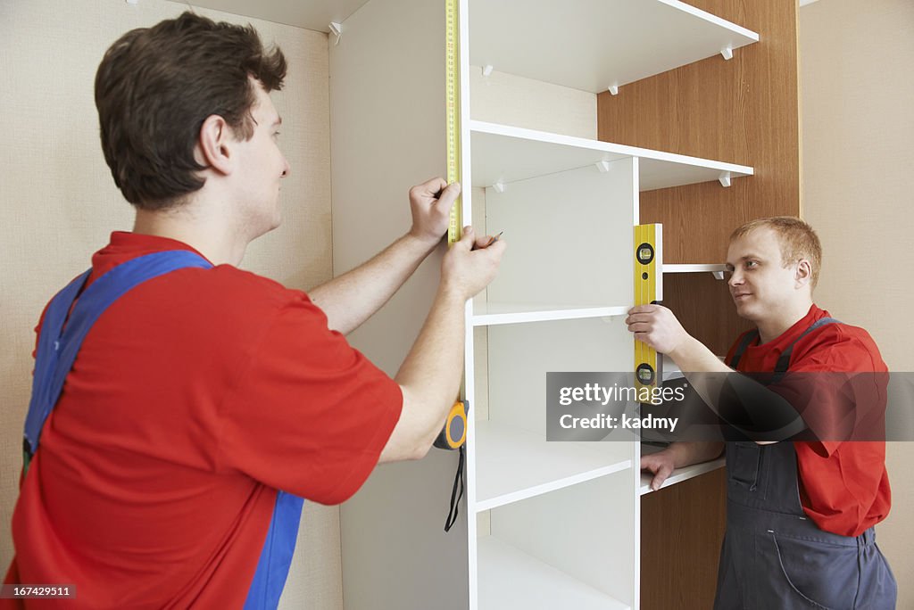 Garderobe joiners in installation der Arbeit