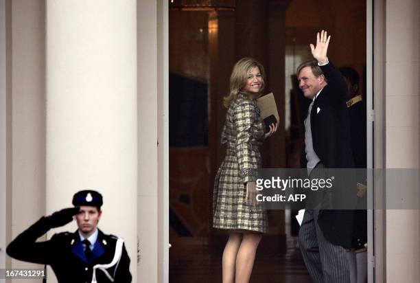 Dutch Crown prince Willem Alexander and Princess Maxima arrive at the palace Noordeinde in The Hague, 10 January 2006 for the traditional New Years...