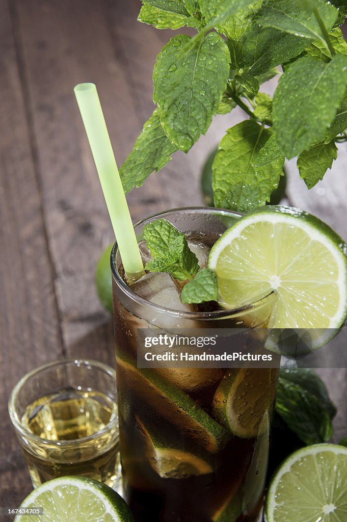 Longdrink in einem Glas