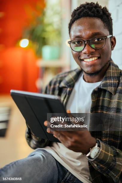 ich surfe im internet - eingabevorrichtung stock-fotos und bilder