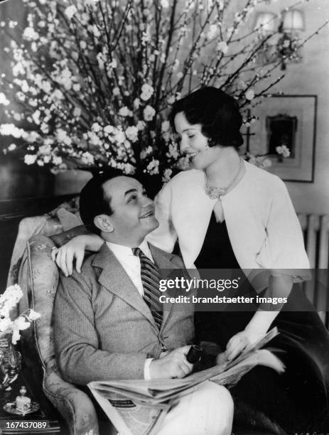 American Edward G. Robinson and his wife in their house in Hollywood. Around 1930. Photograph. Der amerikanische Edward G. Robinson und seine Ehefrau...