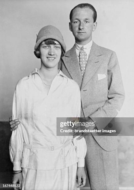 Son of Gerhart Hauptmann, called Benvenuto Hauptmann and his wife Elisabaeth Schaumburg-Lippe. 1928. Photograph. Der Sohn von Gerhart Hauptmann:...