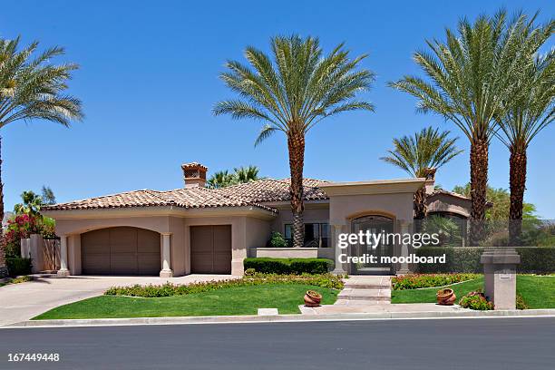 entrance to a beautiful californian home exterior - california house stock pictures, royalty-free photos & images