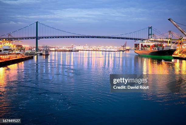 sailing out of los angeles - port of los angeles stock-fotos und bilder