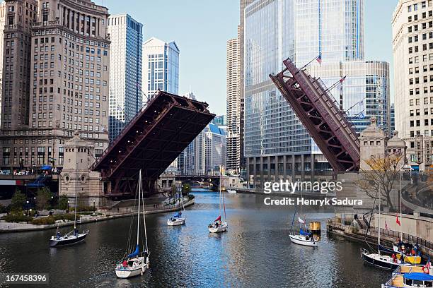 usa, illinois, chicago, michigan avenue bridge - bascule bridge stock pictures, royalty-free photos & images