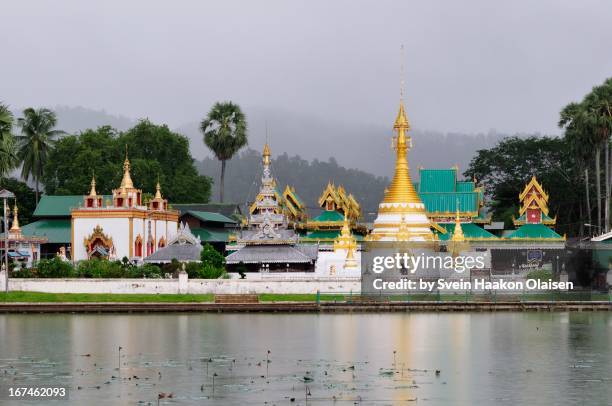 wat jong klang, mae hong son - wat jong klang imagens e fotografias de stock