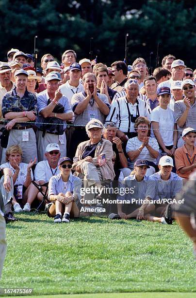 Gallery, Julie Crenshaw, Barbara Bush, Saturday foursome matches, 1999 Ryder Cup