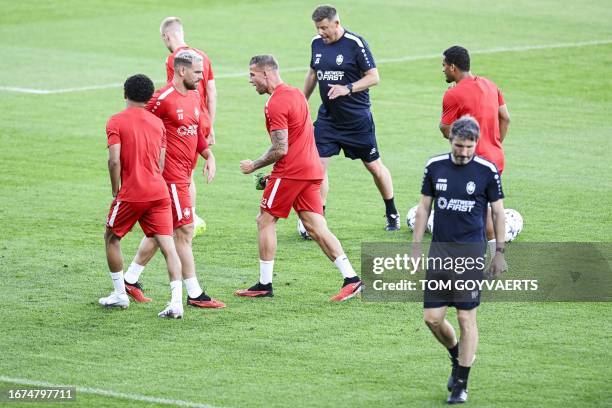 Antwerp's Toby Alderweireld celebrates during a training session of Belgian soccer team Royal Antwerp FC, on Monday 18 September 2023 in Barcelona,...