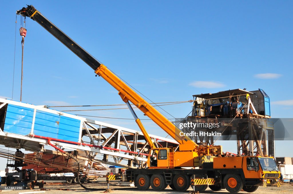 Rigging Down Rig Drilling Rig Rigging Down High-Res Stock Photo - Getty Images