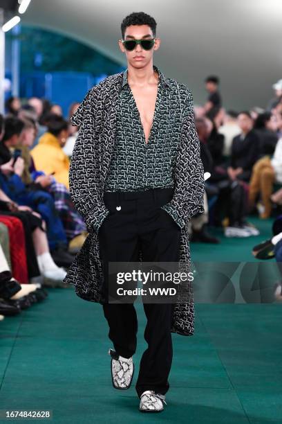 Model on the runway at the Burberry Spring 2024 Ready To Wear Fashion Show held at Highbury Fields on September 18, 2023 in London, England.