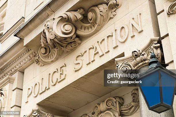 tradicional de polícia de assinar e lampião - police station - fotografias e filmes do acervo