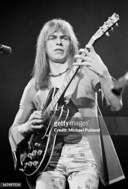 Guitarist Steve Howe performing with English progressive rock group Yes at the Rainbow Theatre, London, 17th December 1972.