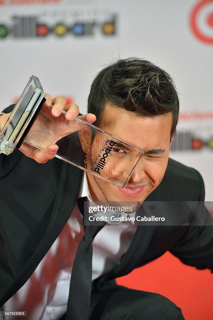 2013 Billboard Latin Music Awards - Backstage