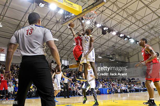 Glen Rice of the Rio Grande Valley Vipers drives to the basket against Hilton Armstrong of the Santa Cruz Warriors during Game One of the D-League...