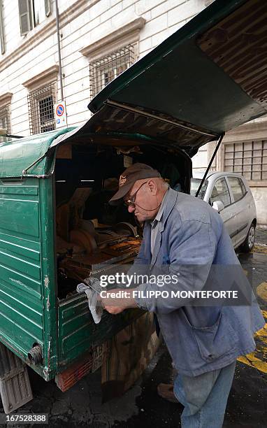 107 Monkey Grinder Stock Photos High Res Pictures And Images Getty 107-monkey-grinder-stock-photos-high-res-pictures-and-images-getty