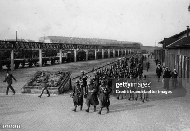 Arrival of Belgian troops in Brussels from the Rhineland . September 18th 1929. Photograph. Ankunft belgischer Truppen in Brüssel aus dem Rheinland ....
