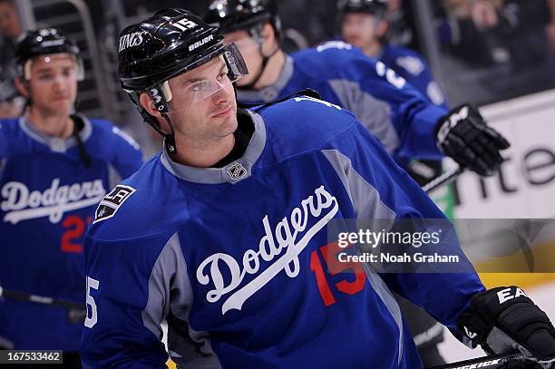 Brad Richardson of the Los Angeles Kings warms up prior to the game against the Columbus Blue Jackets at Staples Center on April 18, 2013 in Los...