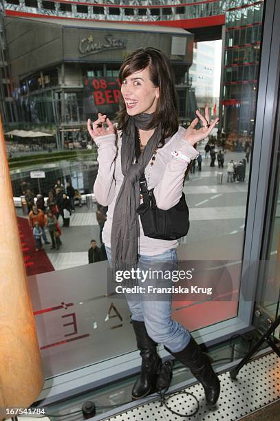 Schauspielerin Julia Maria Köhler Beim Pro7 Brunch Am 140207 In Berlin Im Rahmen Der 57. Internationalen Filmfestspiele Zur Berlinale Im Josty