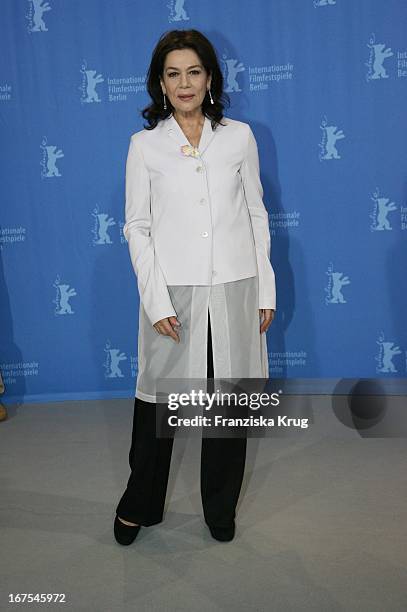 Schauspielerin Hannelore Elsner Beim "Kirschblüten Hanami" Photocall Bei Der 58. Berlinale In Berlin