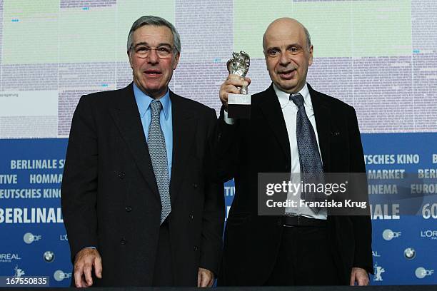 (Produzenten Robert Benmussa Und Alain Sarde Auf Der Pressekonferenz Der Gewinner Der 60. Berlinale 2010 Im Hotel Hyatt In Berlin Am 20022010 (Photo...