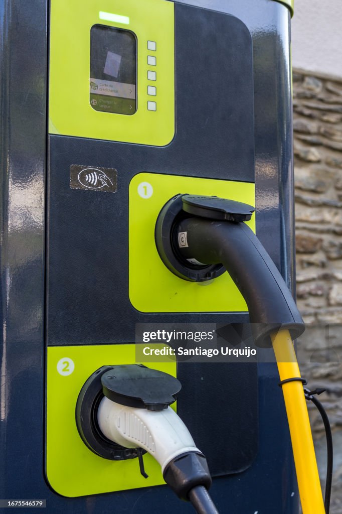 Electric car recharging station