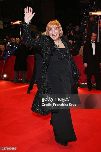 Claudia Roth Bei Der Eröffnung Der 57. Internationalen Berlinale Mit Dem Film "La Vie En Rose" In Berlin