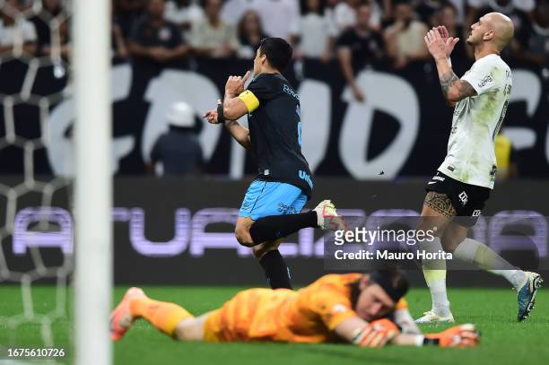 Luis Suarez of Gremio celebrates after scoring the team's fourth goal during a match between Corinthians and Gremio as part of Brasileirao Series A...