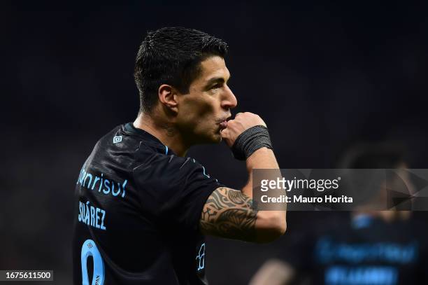 Luis Suarez of Gremio celebrates after scoring the team's fourth goal during a match between Corinthians and Gremio as part of Brasileirao Series A...