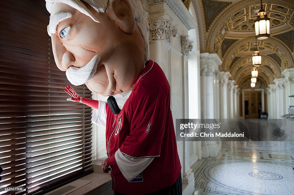 Sportscaster Bob Wolff at the Library of Congress.