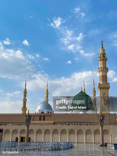 nabawi mosque in medina, saudi arabia - medina stock pictures, royalty-free photos & images