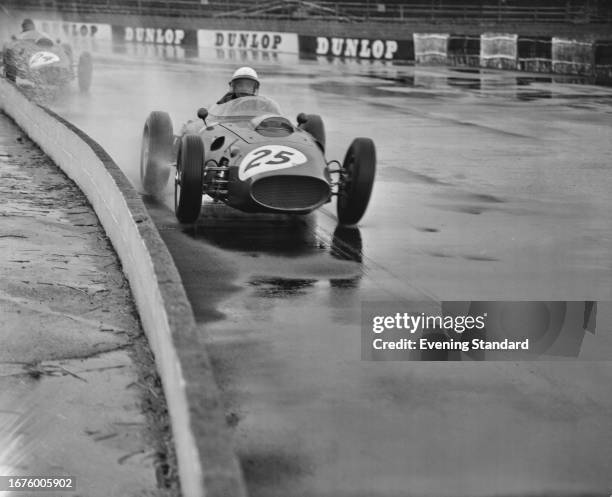 Phil Hill Race Car Driver Photos and Premium High Res Pictures - Getty ...