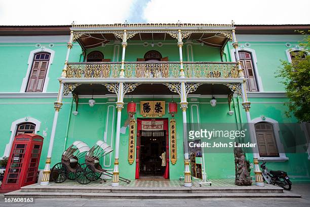 The Peranakans, also known as the Babas and Nyonyas, was a prominent community of acculturated Chinese unique in Penang and other Straits...