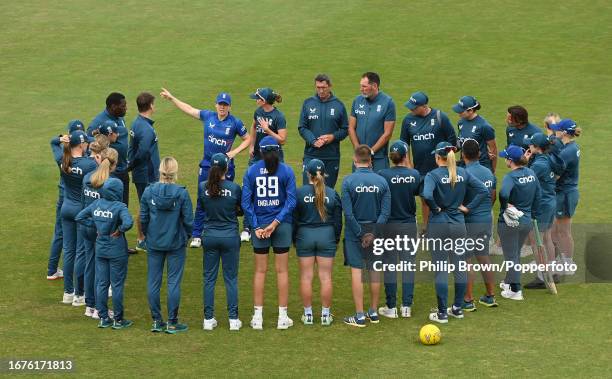 Heather Knight of England speaks and gestures to team-mates before the 2nd Metro Bank One Day International between England and Sri Lanka at The...