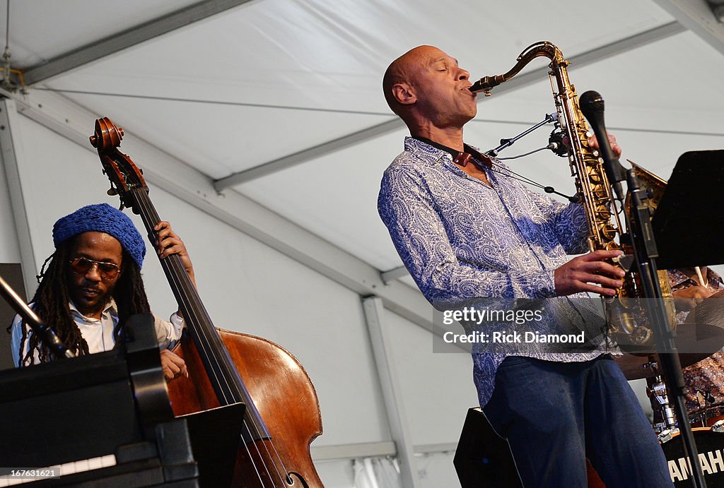2013 New Orleans Jazz & Heritage Music Festival - Day 1