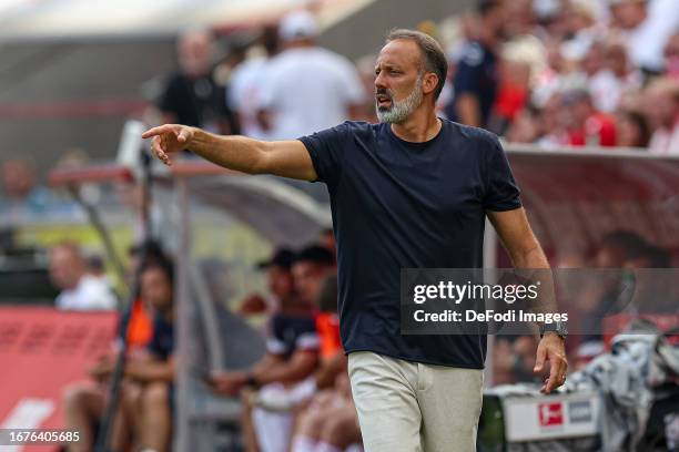 Head coach Pellergrino Matarazzo of TSG 1899 Hoffenheim gestures during the Bundesliga match between 1. FC Köln and TSG Hoffenheim at...