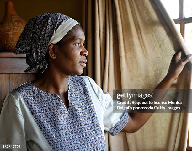 south african woman - cleaning lady stock pictures, royalty-free photos & images