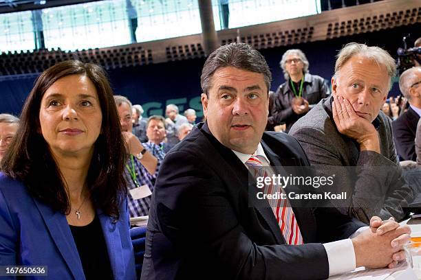 Buendnis 90/Die Gruenen co-chancellor candidate Katrin Goering-Eckardt, guest speaker SPD Chairman Sigmar Gabriel and German Greens Party...